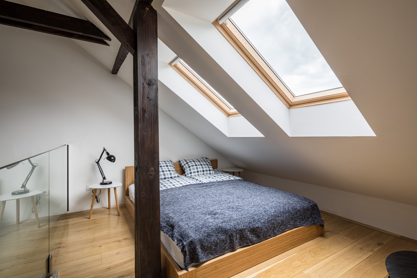  Loft Apartment  -  Oversized Rural House w/ Lounge Areas + Coworking Apartment  - Gallery -  39