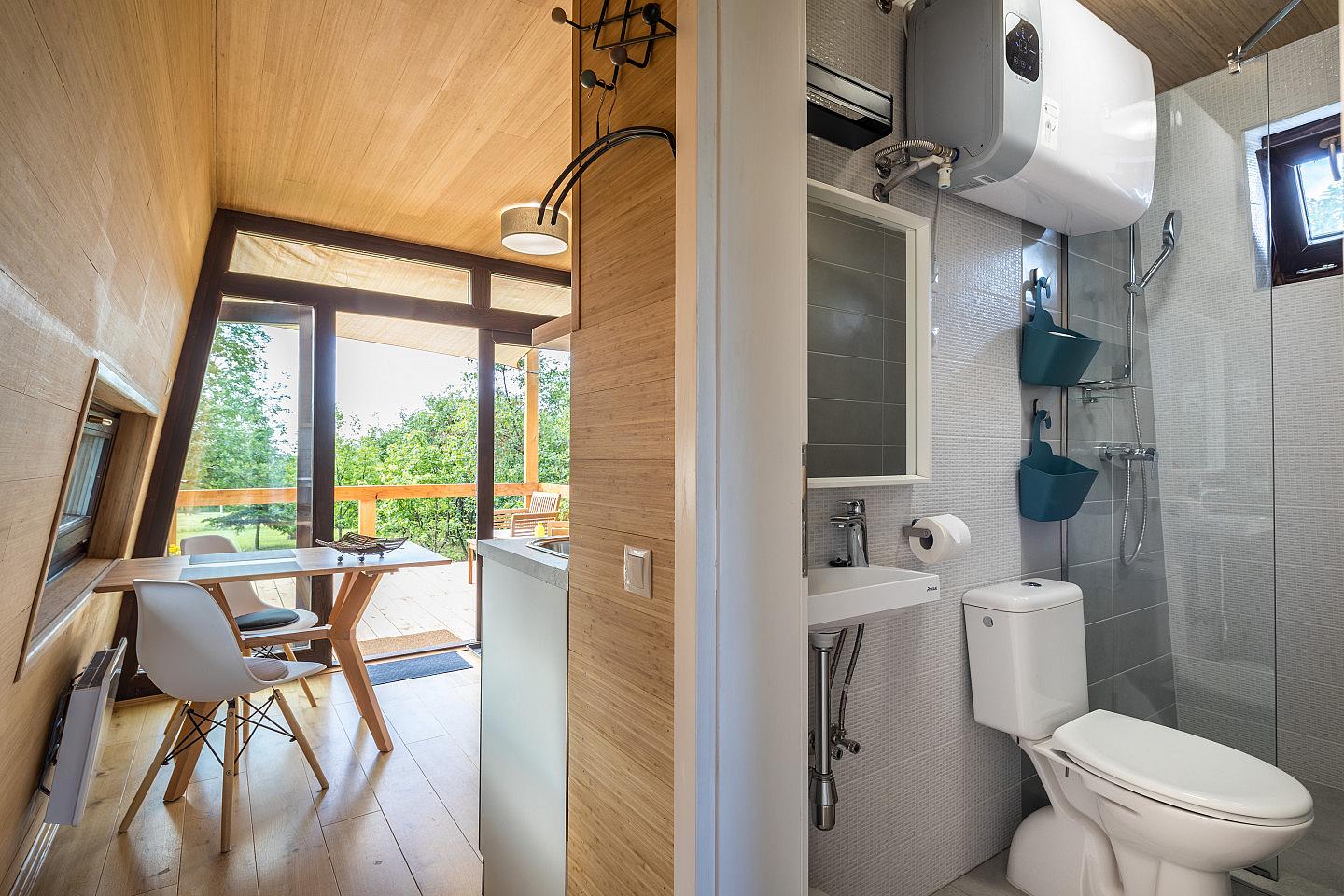  Cabin Apartment  -  Oversized Rural House w/ Lounge Areas + Coworking Apartment  - Gallery -  29