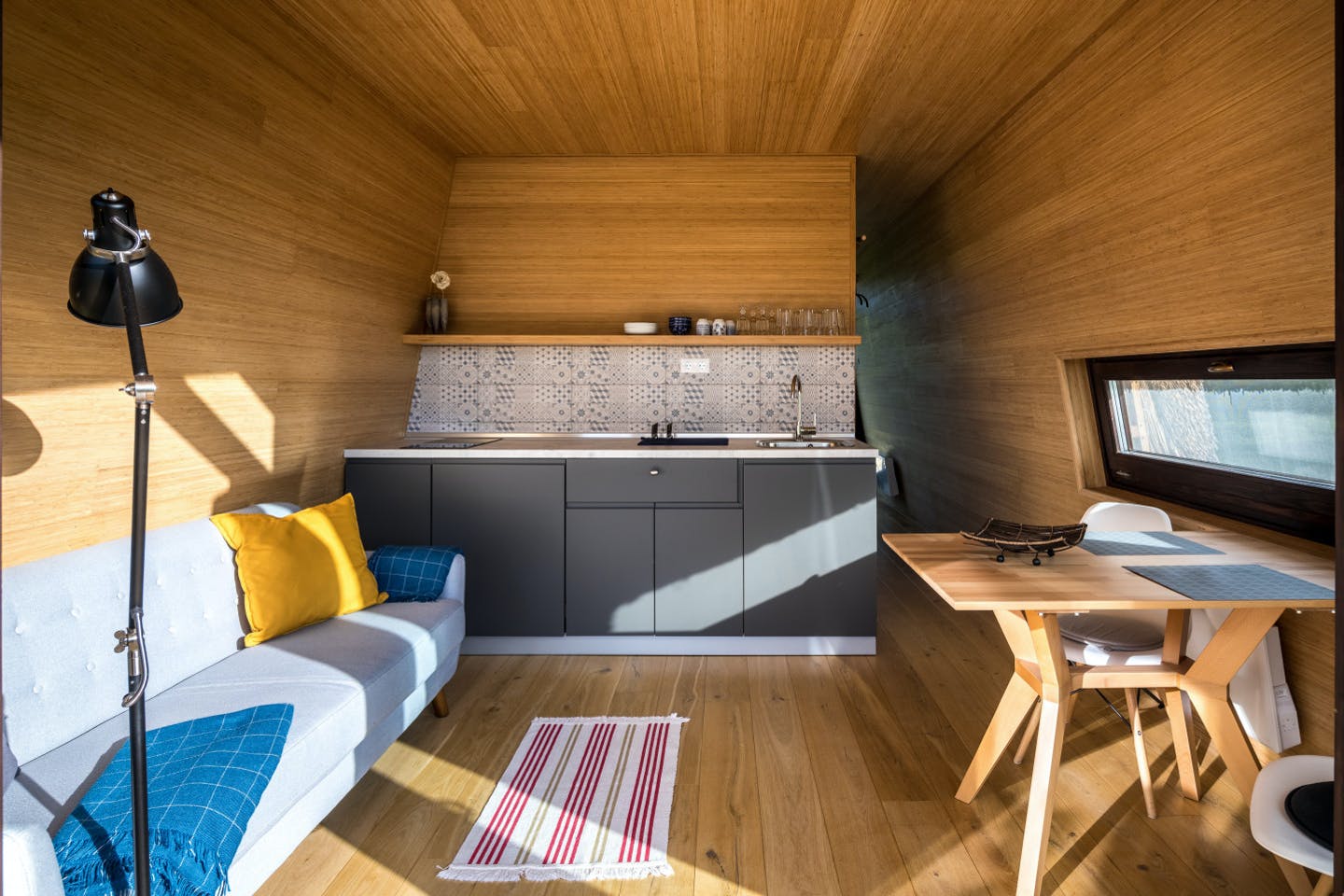  Cabin Apartment  -  Oversized Rural House w/ Lounge Areas + Coworking Apartment  - Gallery -  1