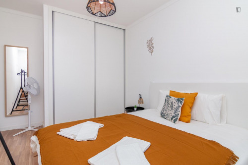 Sunny 3-bedroom flat with a sunny terrace, in Olhão