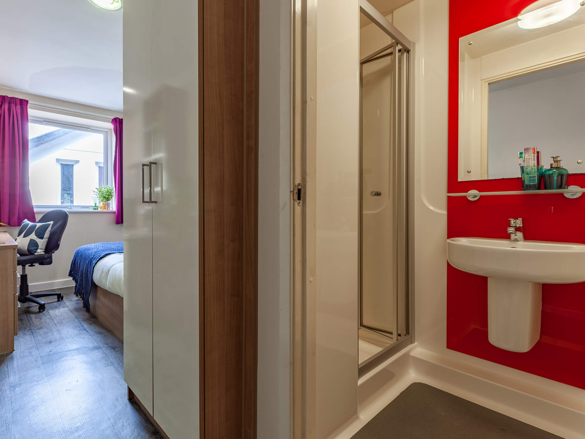  En-Suite  -  Neuadd Kyffin  - Gallery -  4
