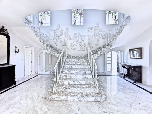 Outstanding Luxury House w/ Pool + Gym