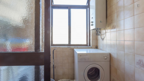 Single bedroom in a 4-bedroom flat near Faculdade de Engenharia - Gallery - 18