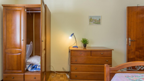 Single bedroom in a 4-bedroom flat near Faculdade de Engenharia - Gallery - 24