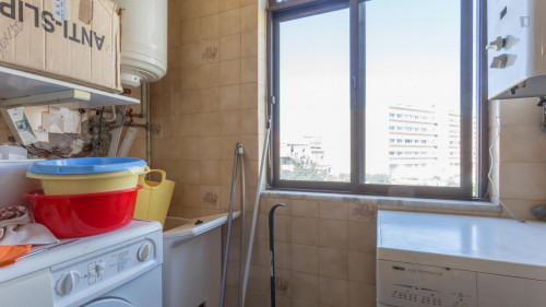 Single bedroom in a 4-bedroom flat near Faculdade de Engenharia - Gallery - 19