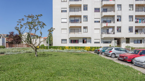 Single bedroom in a 4-bedroom flat near Faculdade de Engenharia - Gallery - 7