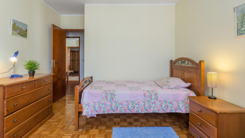 Single bedroom in a 4-bedroom flat near Faculdade de Engenharia - Gallery - 27