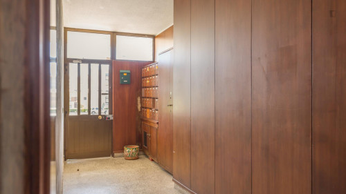 Single bedroom in a 4-bedroom flat near Faculdade de Engenharia - Gallery - 9