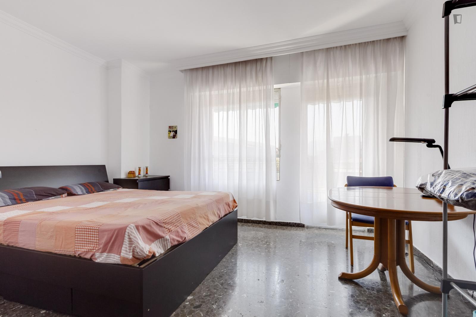  Double Bedroom With Private Balcony In A International Student Flat, Next To UM  -  Double bedroom with private balcony in a international student flat, next to UM  - Gallery -  1