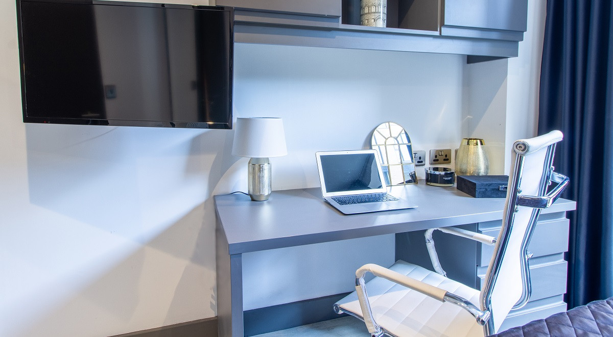  Classic 2 Bed Flat  -  33 Parkside  - Gallery -  13