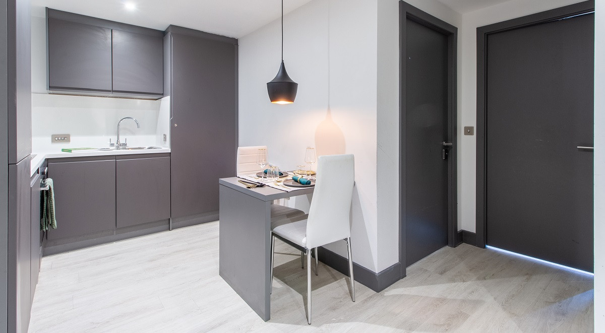  Classic 2 Bed Flat  -  33 Parkside  - Gallery -  2