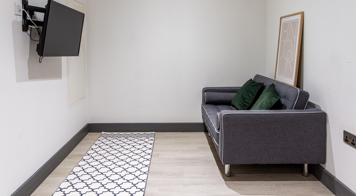 Classic 2 Bed Flat - 33 بارك سايد - Gallery - 1