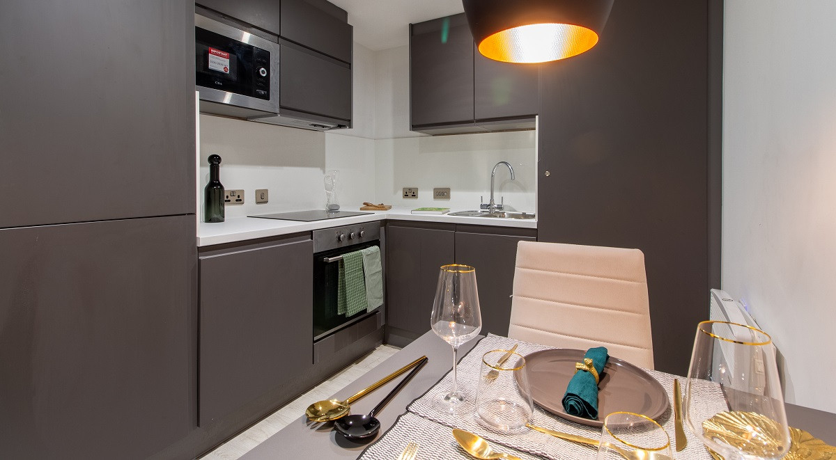  Classic 2 Bed Flat  -  33 Parkside  - Gallery -  9