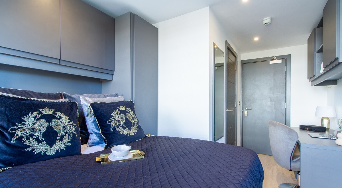  Deluxe 2 Bed Flat  -  33 Parkside  - Gallery -  1