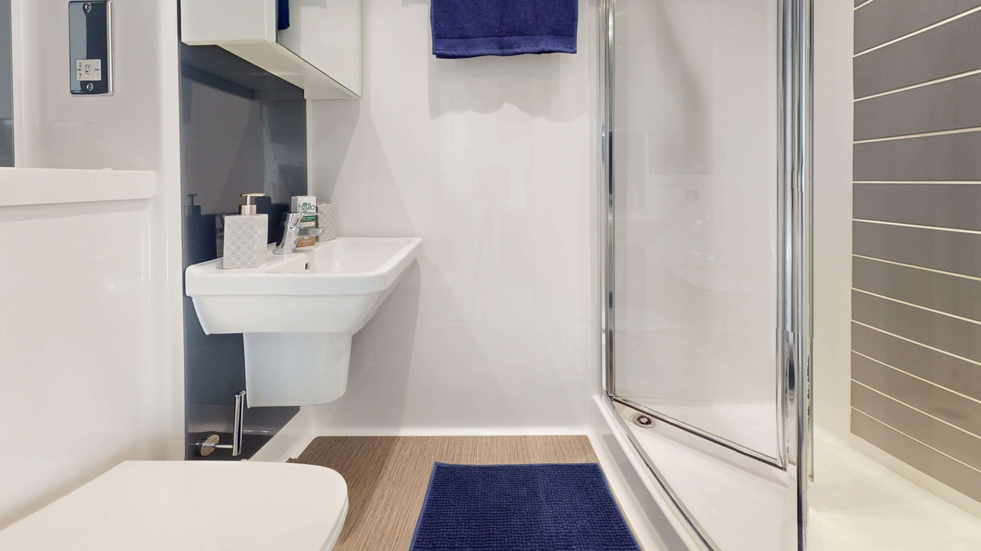 Premium 2 Bed Flat - 33 بارك سايد - Gallery - 1