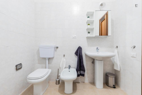 Fair double bedroom in a student flat, in Quartiere 2 Nord - Gallery - 7