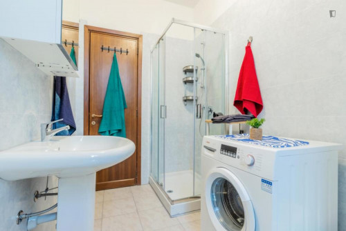 Fair double bedroom in a student flat, in Quartiere 2 Nord - Gallery - 12