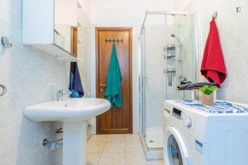 Fair double bedroom in a student flat, in Quartiere 2 Nord - Gallery - 11