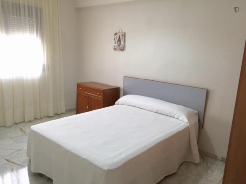 Double bedroom in 4-bedroom apartment