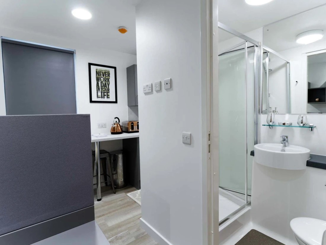  Sky View Plus Studio  -  Oldway Centre  - Gallery -  10