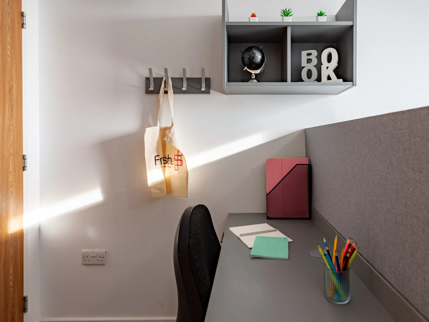  Sea View Studio  -  Oldway Centre  - Gallery -  11
