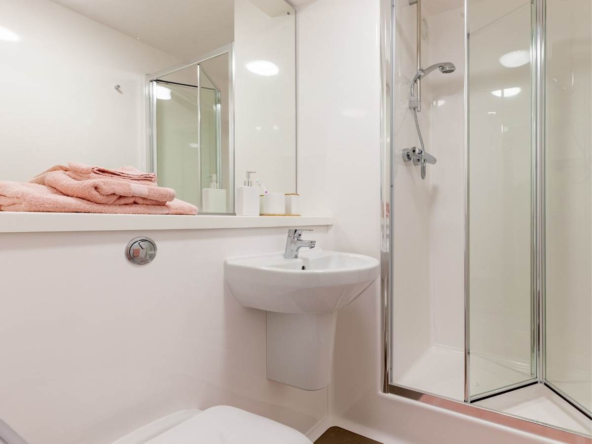  Premium En Suite  -  Oldway Centre  - Gallery -  11