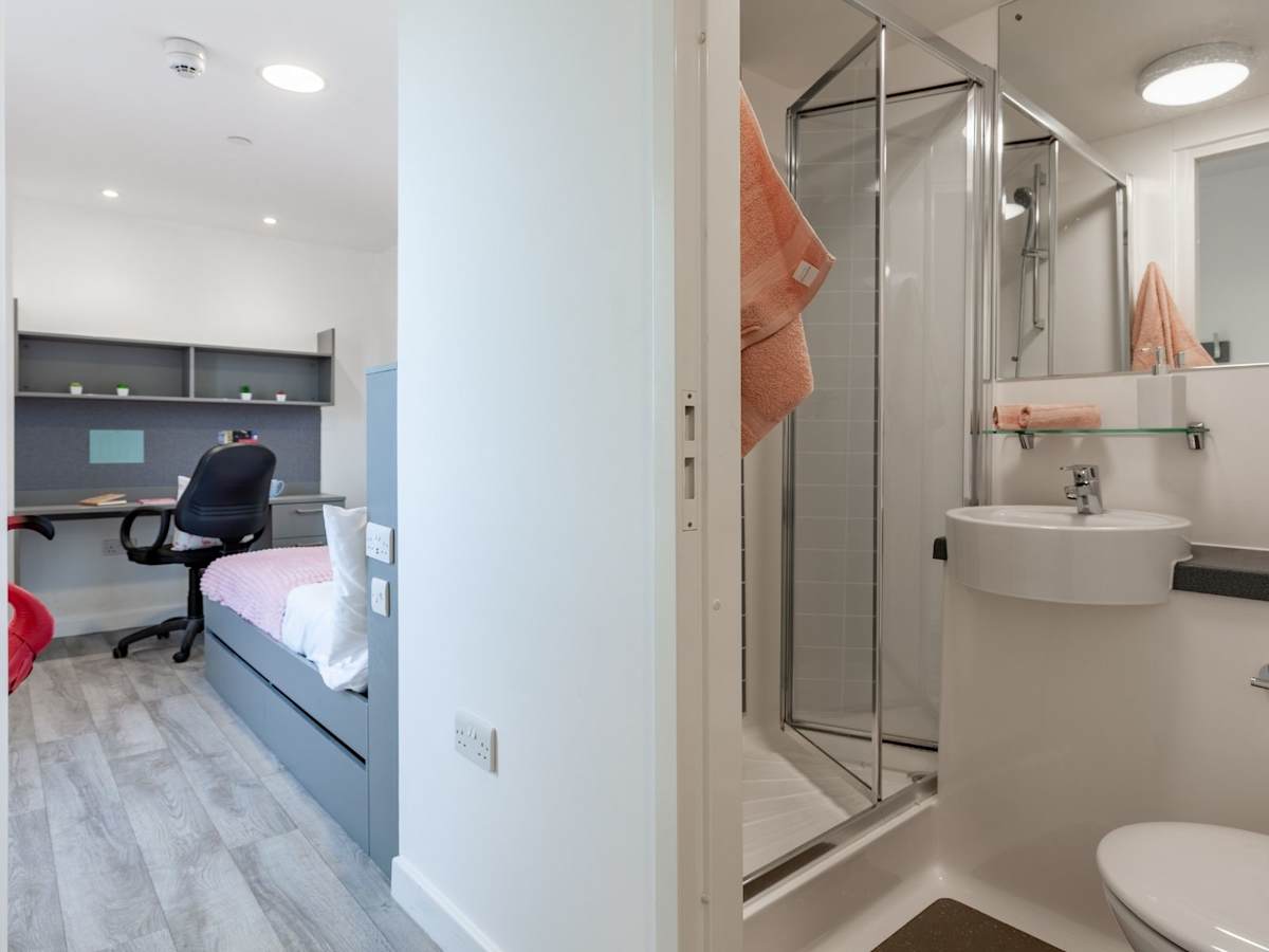 Sky View En Suite  -  Oldway Centre  - Gallery -  8