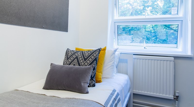 Essential Room - Green Wood Court - Gallery - 7