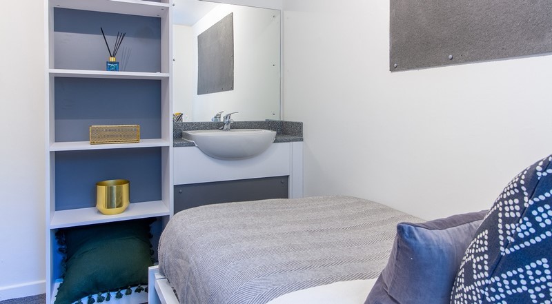 Essential Room - Green Wood Court - Gallery - 4