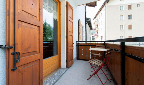 Splendid 1-bedroom apartment in Premadio - Gallery - 17