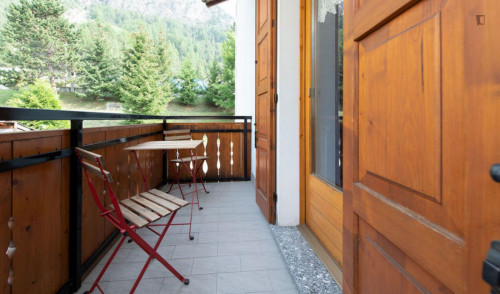 Splendid 1-bedroom apartment in Premadio - Gallery - 16