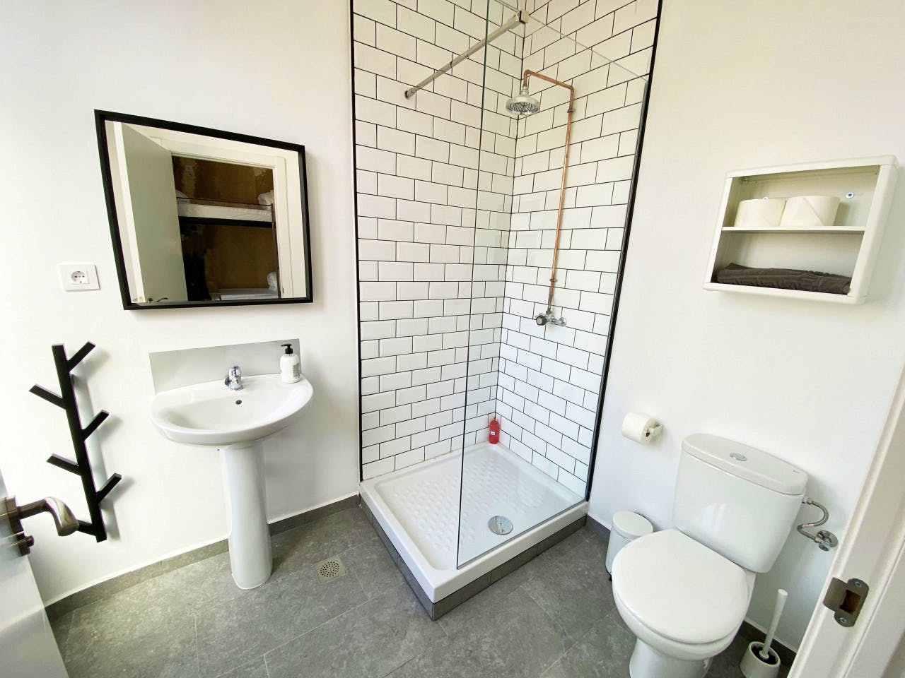  Bed In A 4-Bed Females Only Room  -  Granada Center Home  - Gallery -  9
