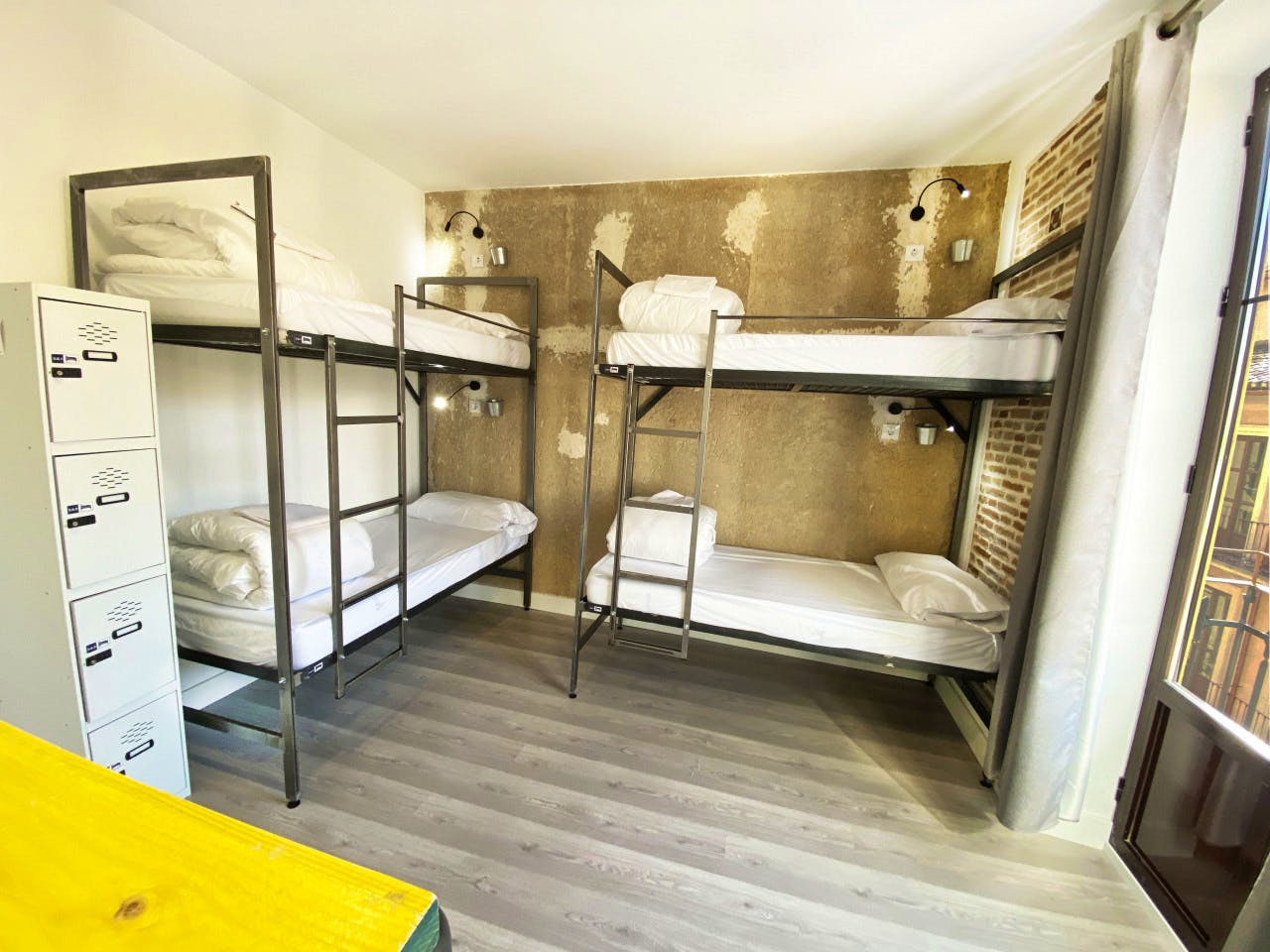  Bed In A 4-Bed Females Only Room  -  Granada Center Home  - Gallery -  1