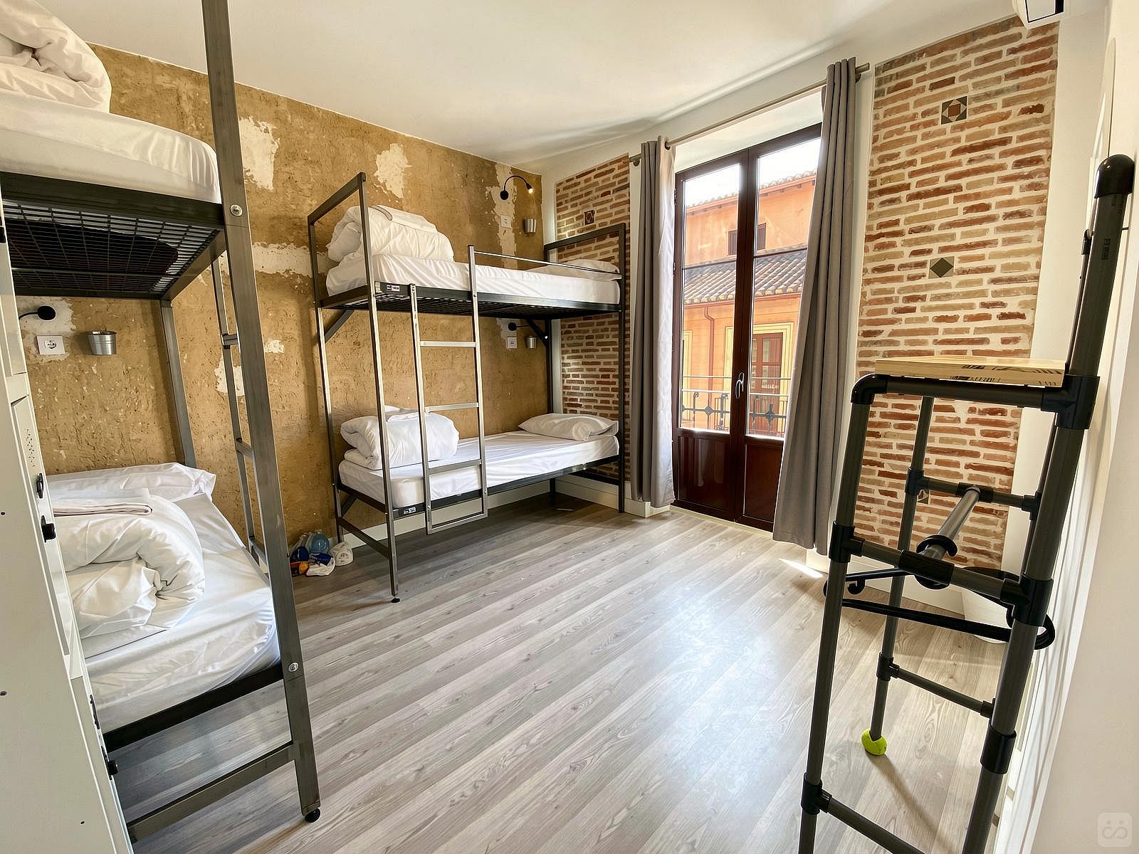  Bed In A 4-Bed Females Only Room  -  Granada Center Home  - Gallery -  29