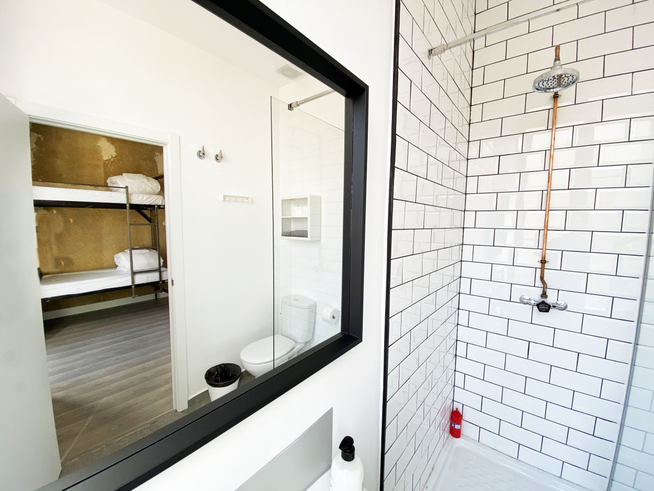  Bed In A 4-Bed Females Only Room  -  Granada Center Home  - Gallery -  14