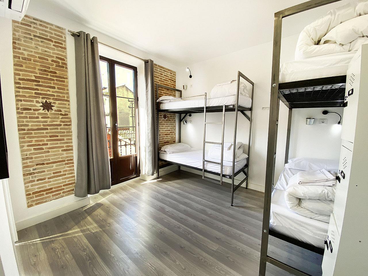  Bed In A 4-Bed Females Only Room  -  Granada Center Home  - Gallery -  21