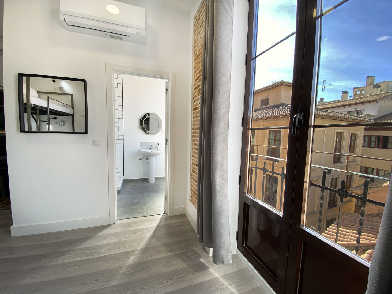  Bed In A 4-Bed Females Only Room  -  Granada Center Home  - Gallery -  15