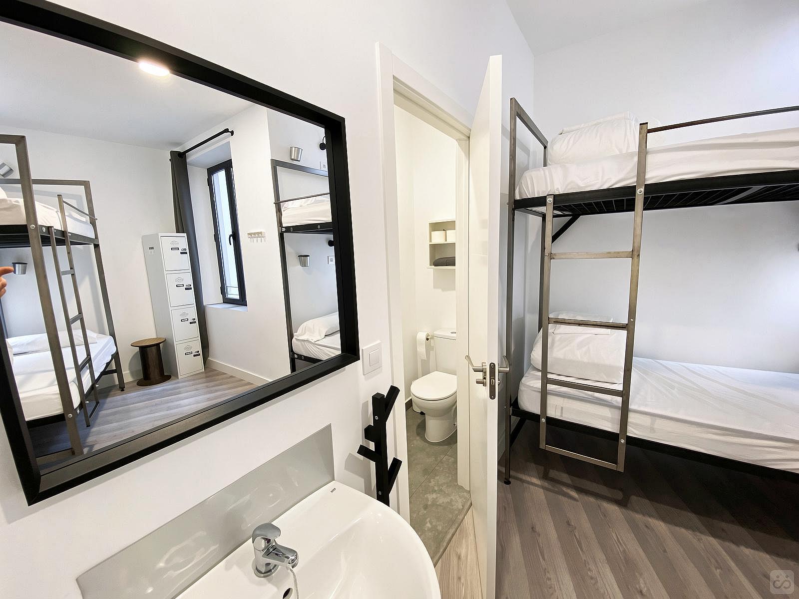  Bed In A 4-Bed Mixed Gender Room  -  Granada Center Home  - Gallery -  92