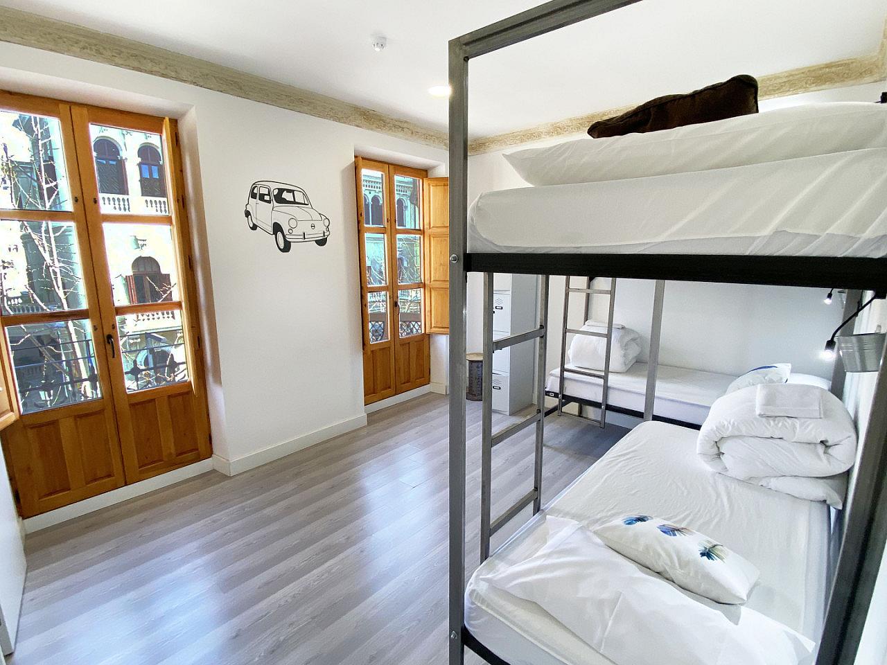  Bed In A 4-Bed Mixed Gender Room  -  Granada Center Home  - Gallery -  95