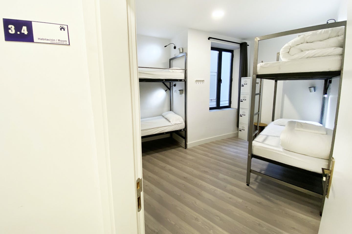  Bed In A 4-Bed Mixed Gender Room  -  Granada Center Home  - Gallery -  2