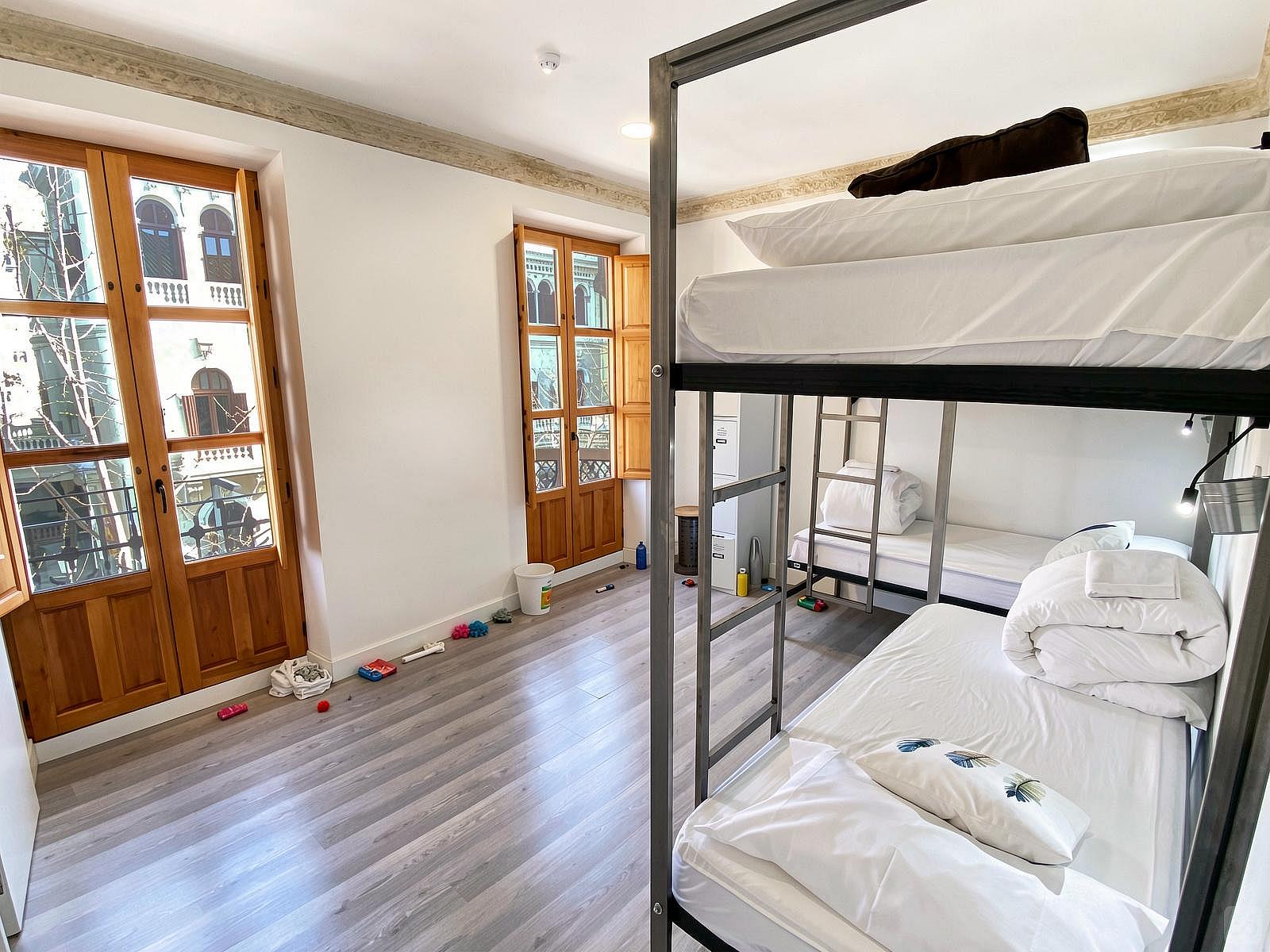  Bed In A 4-Bed Mixed Gender Room  -  Granada Center Home  - Gallery -  89