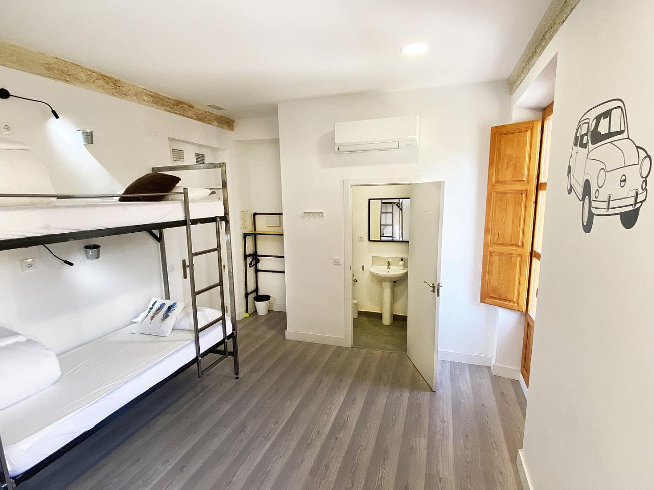  Bed In A 4-Bed Mixed Gender Room  -  Granada Center Home  - Gallery -  99