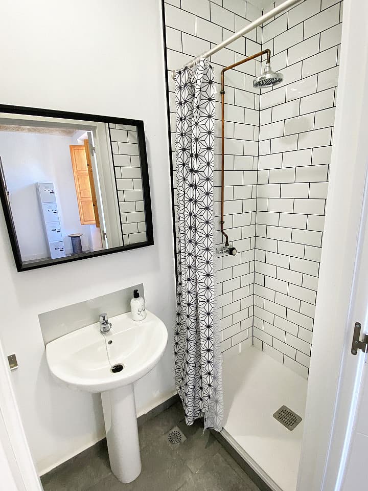  Bed In A 4-Bed Mixed Gender Room  -  Granada Center Home  - Gallery -  102