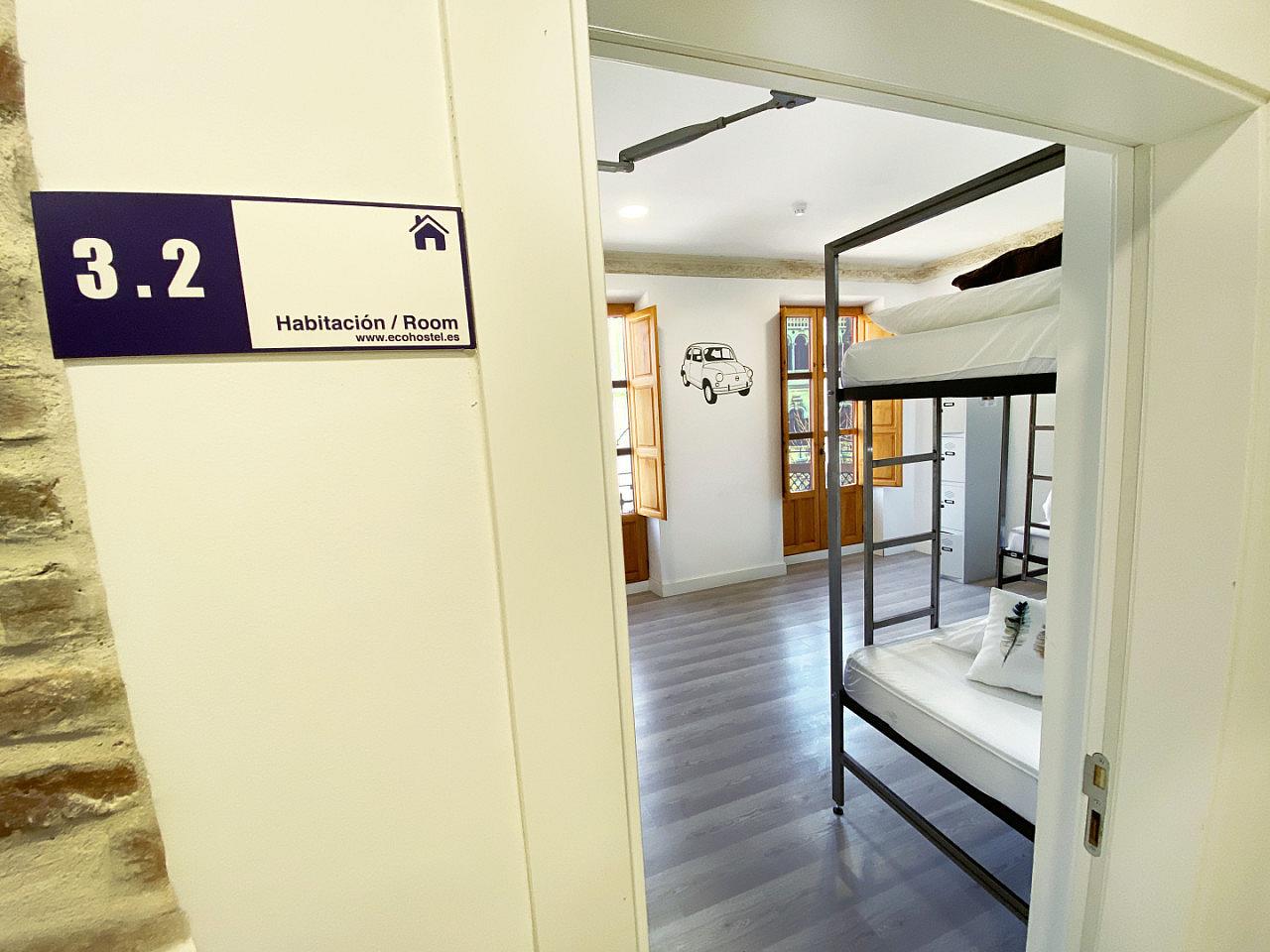  Bed In A 4-Bed Mixed Gender Room  -  Granada Center Home  - Gallery -  101