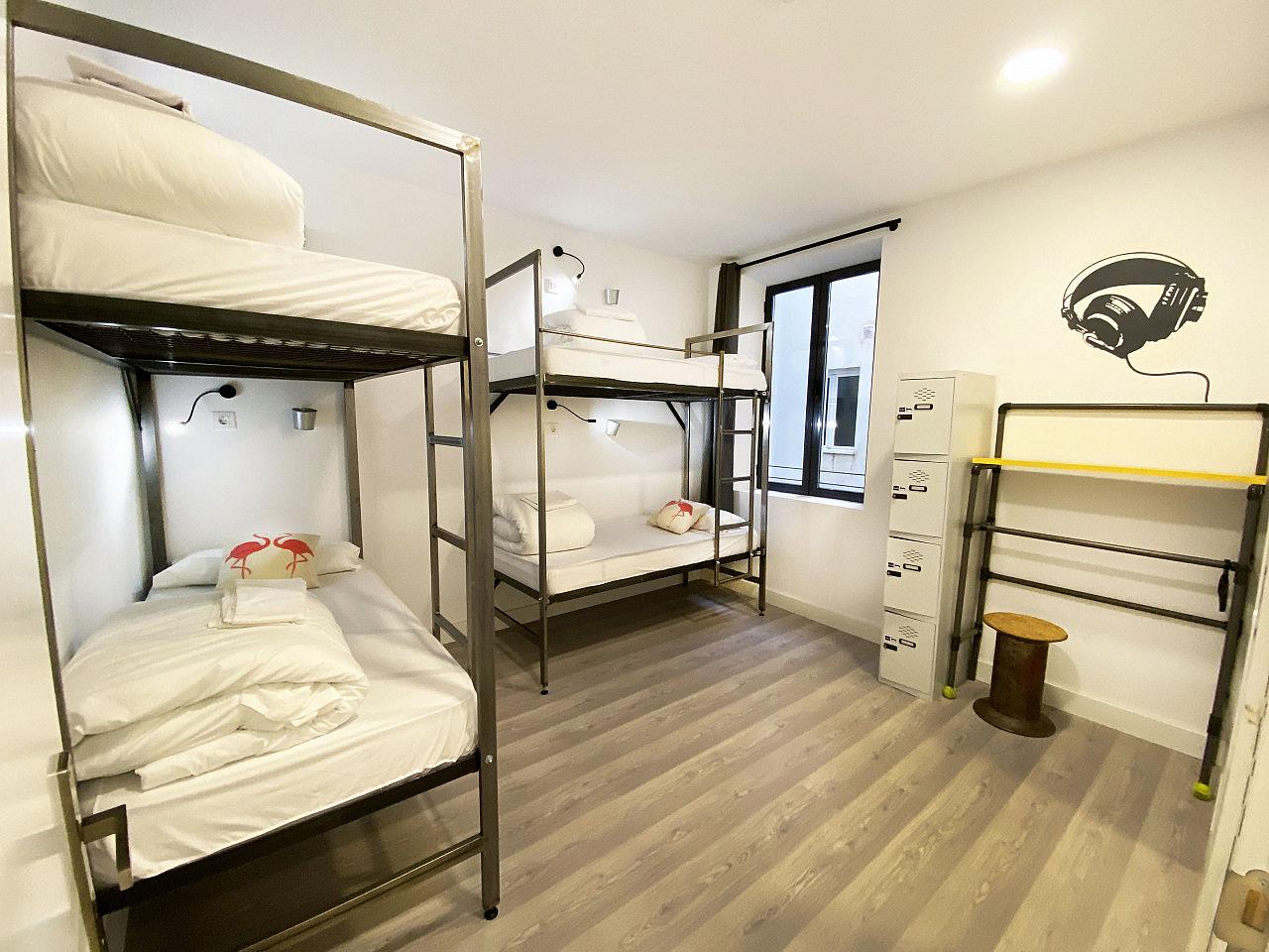  Bed In A 4-Bed Mixed Gender Room  -  Granada Center Home  - Gallery -  63