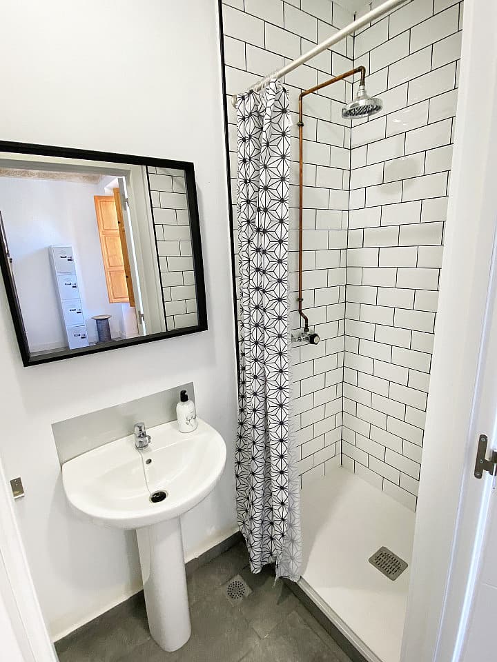  Bed In A 4-Bed Mixed Gender Room  -  Granada Center Home  - Gallery -  73