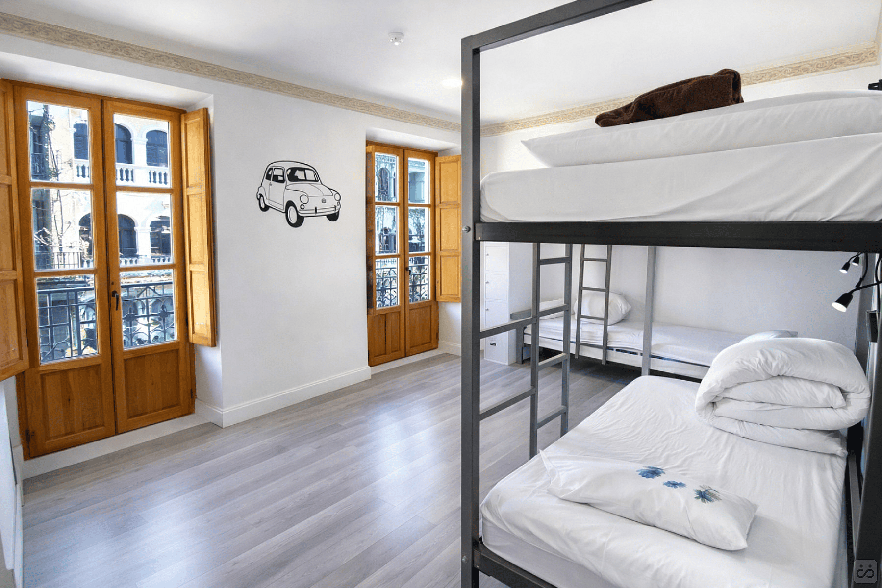  Bed In A 4-Bed Mixed Gender Room  -  Granada Center Home  - Gallery -  104