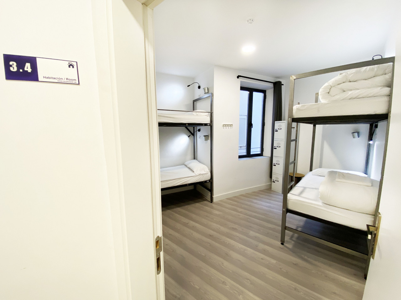  Bed In A 4-Bed Mixed Gender Room  -  Granada Center Home  - Gallery -  44