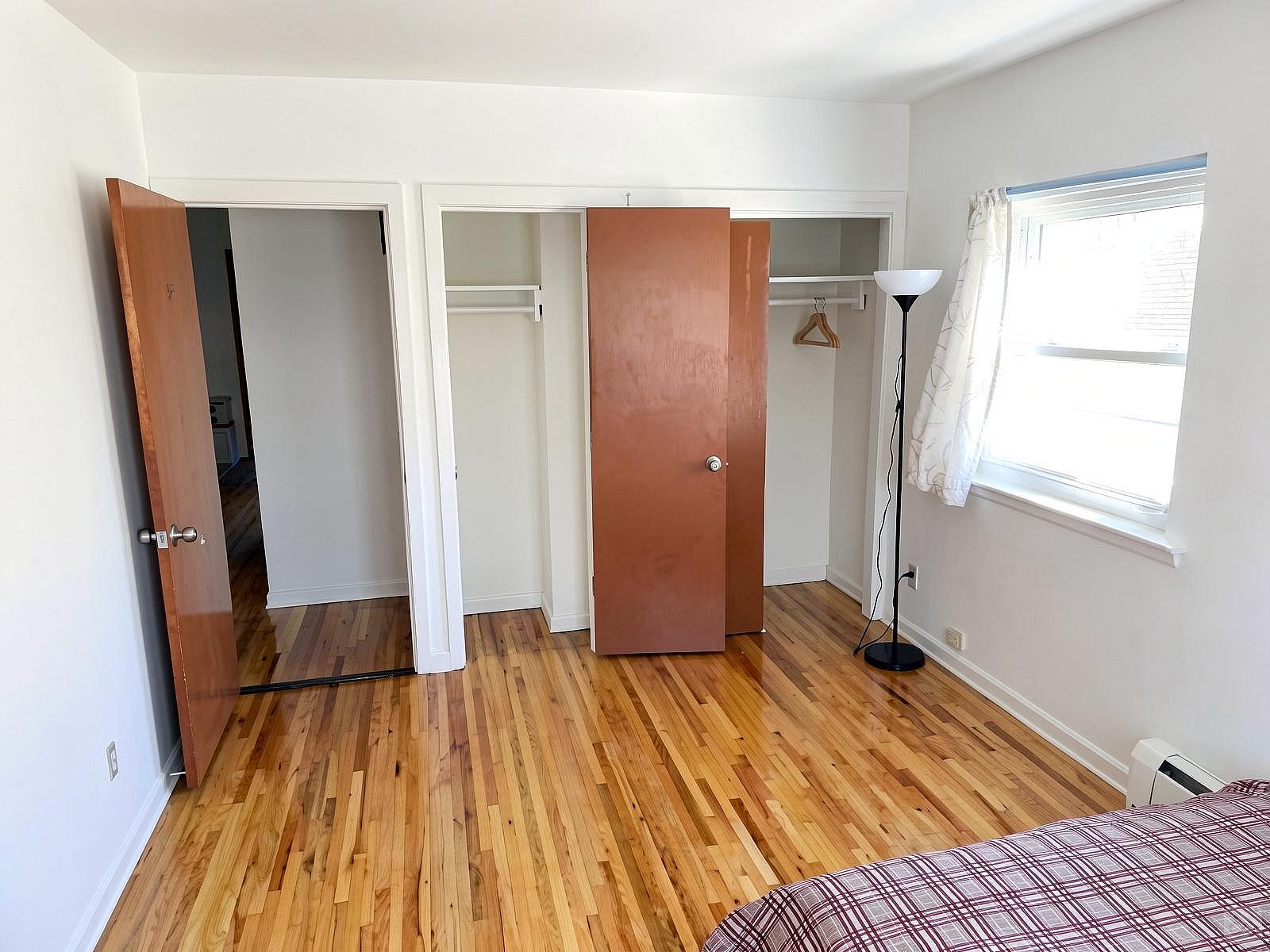 Room B - 21