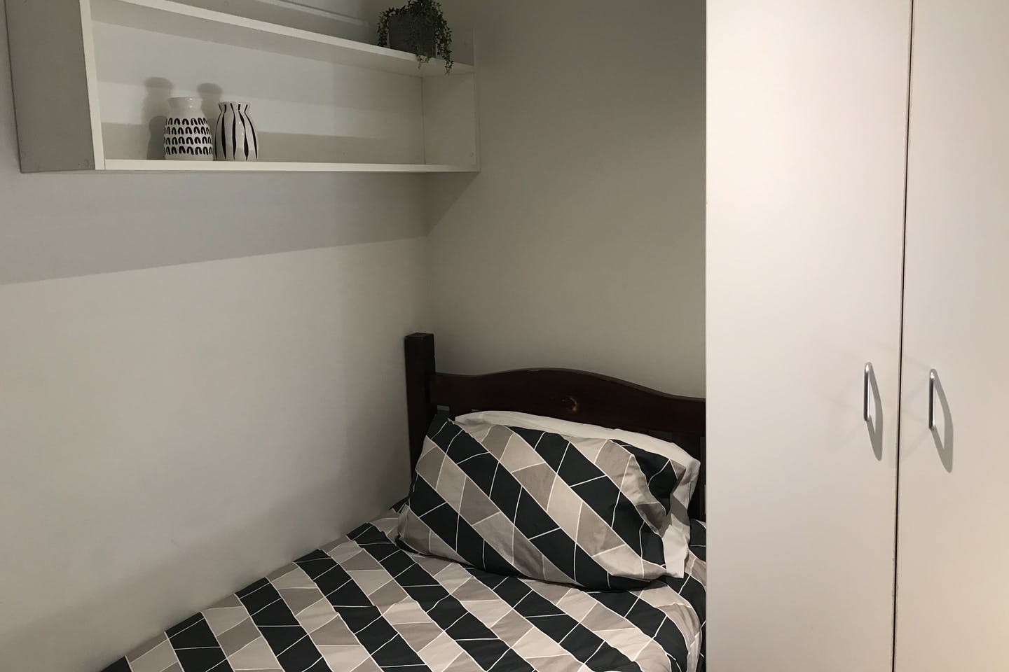  Standard Twin Room  -  Restored Federation Style House w/ Terrace  - Gallery -  9